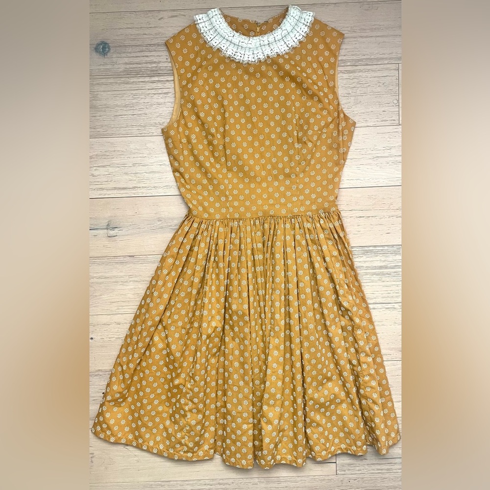 Vintage Floral Dress w/ Lace Collar